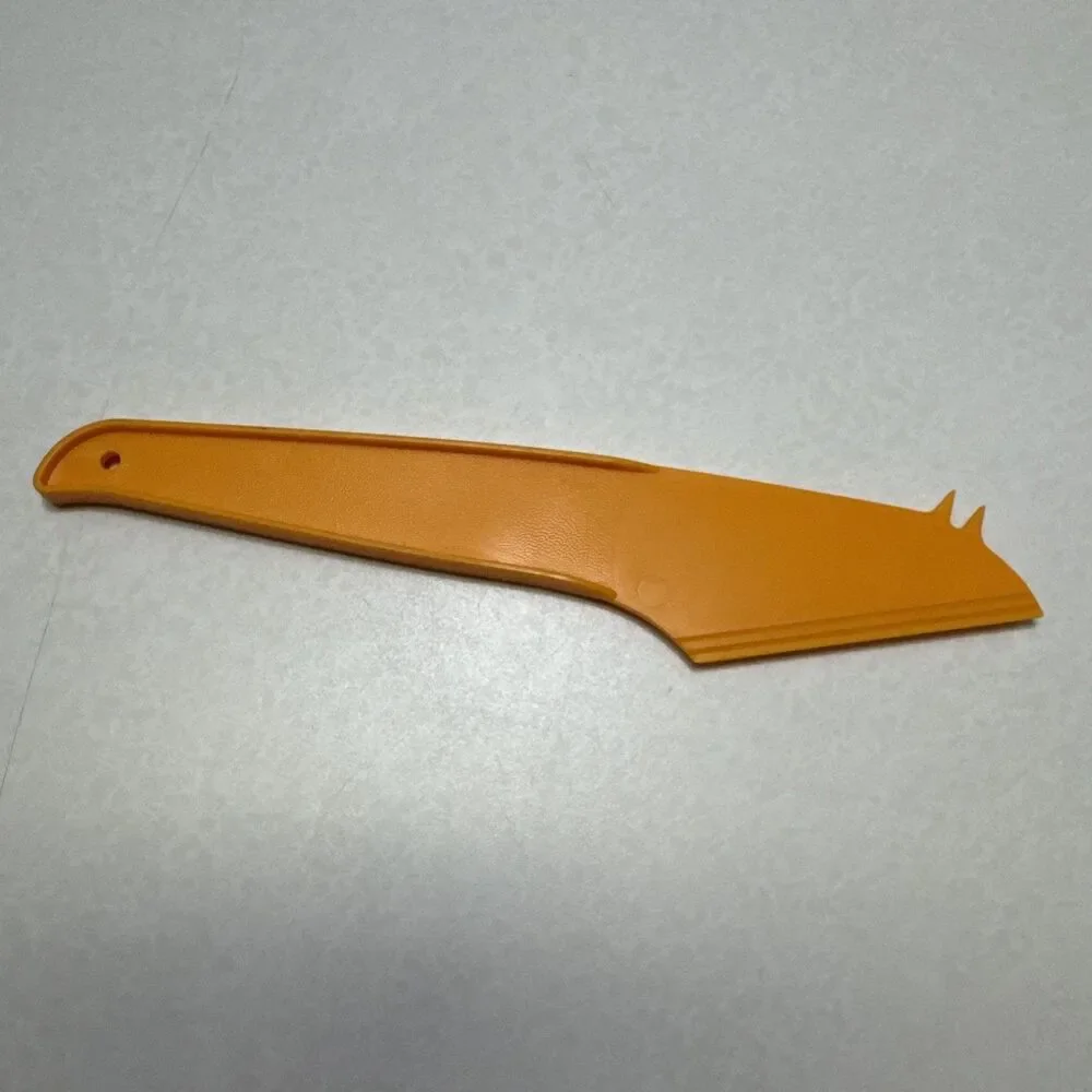Tupperware #1223-2 Yellow/Orange Cheese Slicer Knife